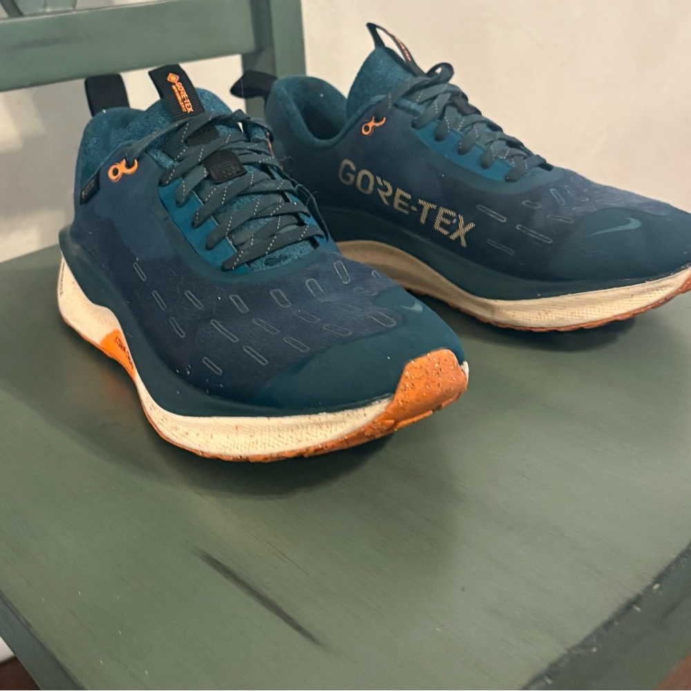 GORE-TEX Men's Teal and Orange Athletic Shoes Sz 7